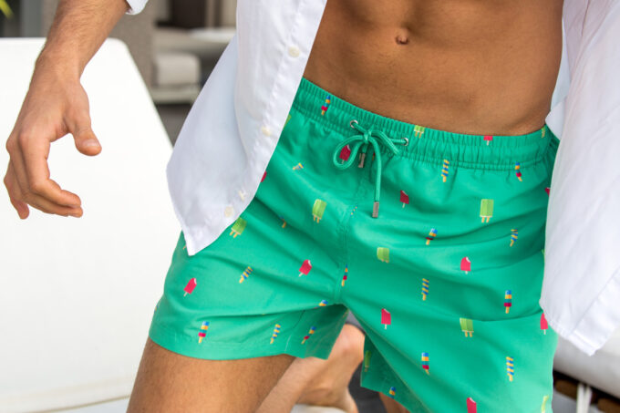 what to wear under swim trunks